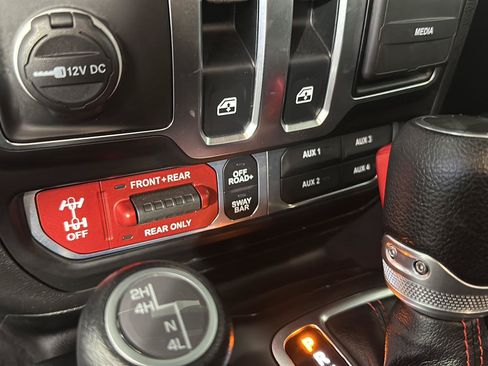 Used 2021 Jeep Wrangler Rubicon w/ LED Lighting Group AWD/4WD image 21