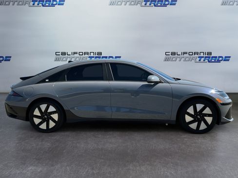 Used 2024 Hyundai Ioniq 6 SE RWD image 4