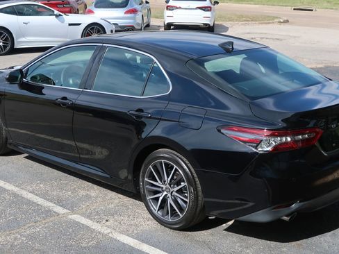 Used 2023 Toyota Camry XLE w/ Navigation Package image 13