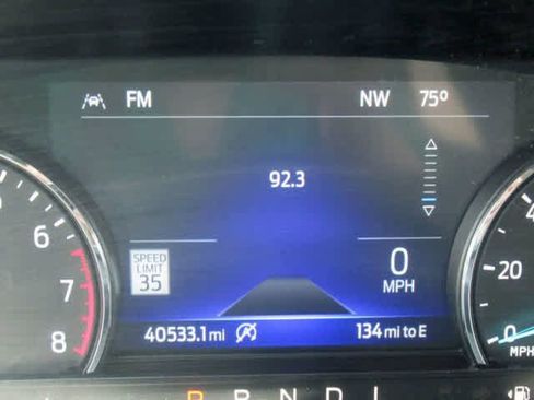 Used 2023 Ford Explorer Limited image 18