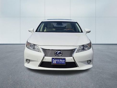 Used 2014 Lexus ES 300h w/ Luxury Package w/Bamboo Trim FWD image 2