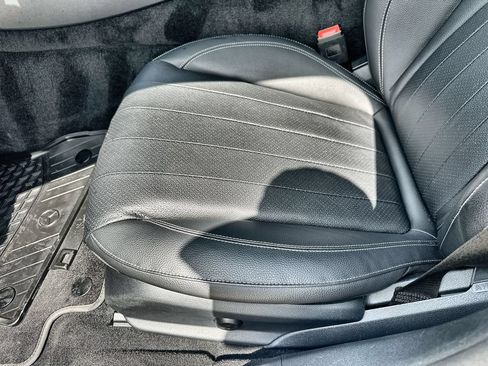 Used 2022 Mercedes-Benz E 350 Sedan image 25