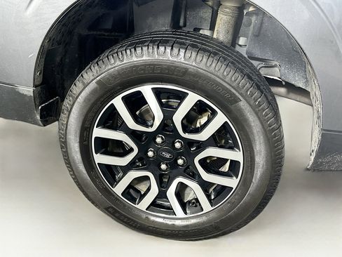 Used 2023 Ford Maverick Lariat image 11