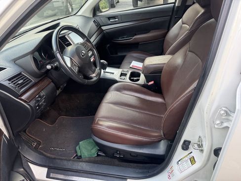 Used 2014 Subaru Outback 3.6R Limited AWD/4WD image 4