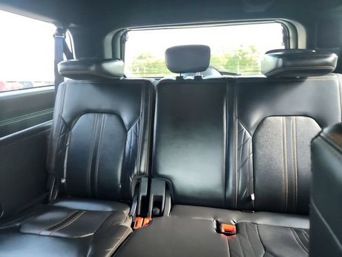 Used 2022 Ford Expedition Max Platinum AWD/4WD image 9