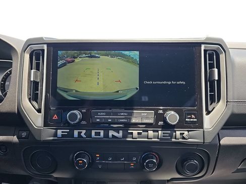 Used 2025 Nissan Frontier SV RWD image 22
