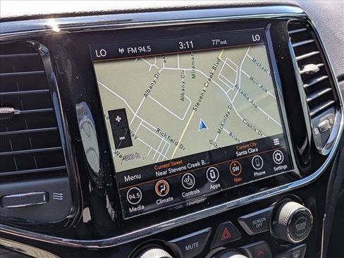 Used 2020 Jeep Grand Cherokee Altitude AWD/4WD image 14