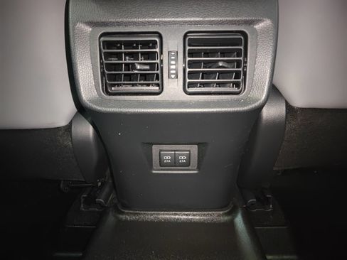 Used 2021 Toyota Venza XLE w/ Carpet Mat Package (TMS) AWD/4WD image 30