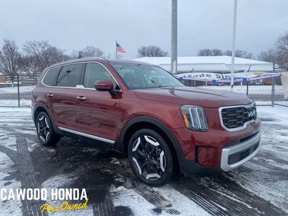 Used 2024 Kia Telluride S w/ S Sunroof Package