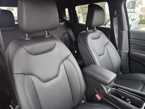 New 2026 Jeep Compass Limited image 27