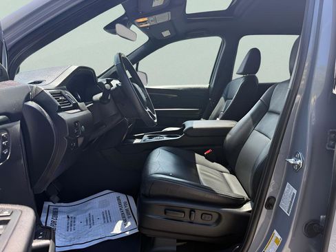 Certified 2025 Honda Passport EX-L image 9