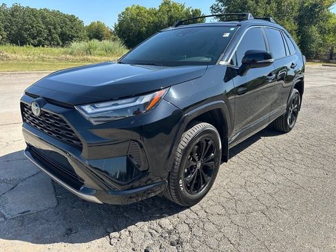 Used 2024 Toyota RAV4 SE AWD/4WD image 1