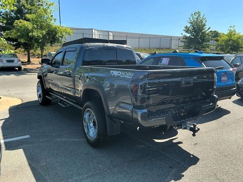Used 2021 Toyota Tacoma TRD Off-Road w/ Technology Package AWD/4WD image 4
