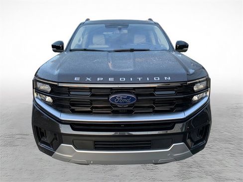 Used 2025 Ford Expedition Platinum w/ Platinum Ultimate Package AWD/4WD image 7