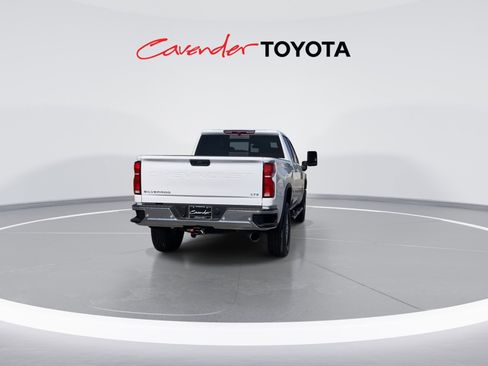 Used 2025 Chevrolet Silverado 2500 LTZ w/ LTZ Convenience Package image 7