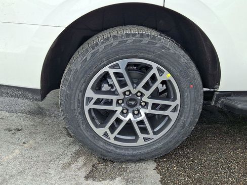 New 2026 Ford Expedition Active image 5