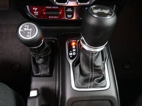 New 2025 Jeep Wrangler Unlimited Rubicon w/ Technology Group image 6