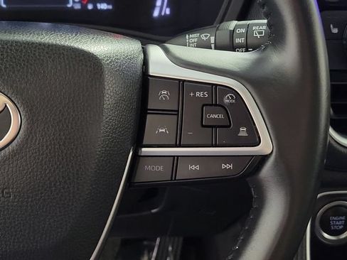 Used 2025 Toyota Grand Highlander AWD image 26