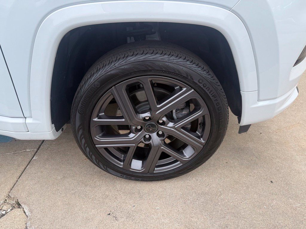 Used 2025 Jeep Compass Limited w/ High Altitude Package AWD/4WD image 8