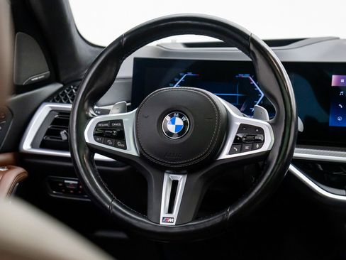 Used 2023 BMW X7 M60i w/ Executive Package image 11