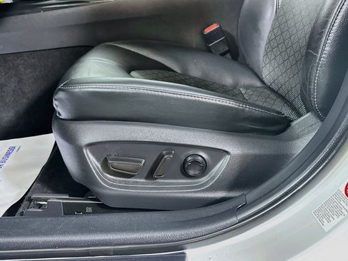 Certified 2019 Toyota Camry XSE FWD image 18