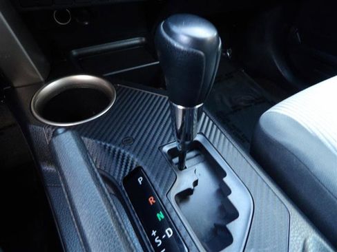 Used 2015 Toyota RAV4 LE image 13