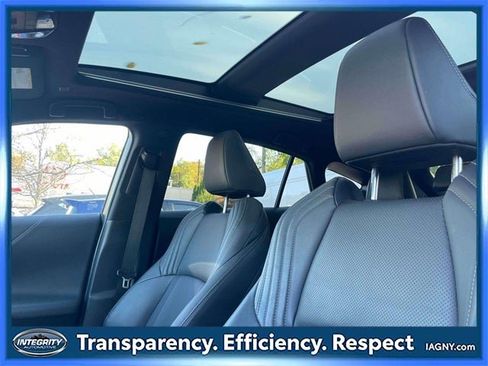 Used 2023 Toyota Venza Limited image 20