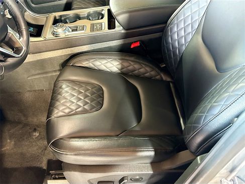 Used 2024 Ford Edge Titanium image 20