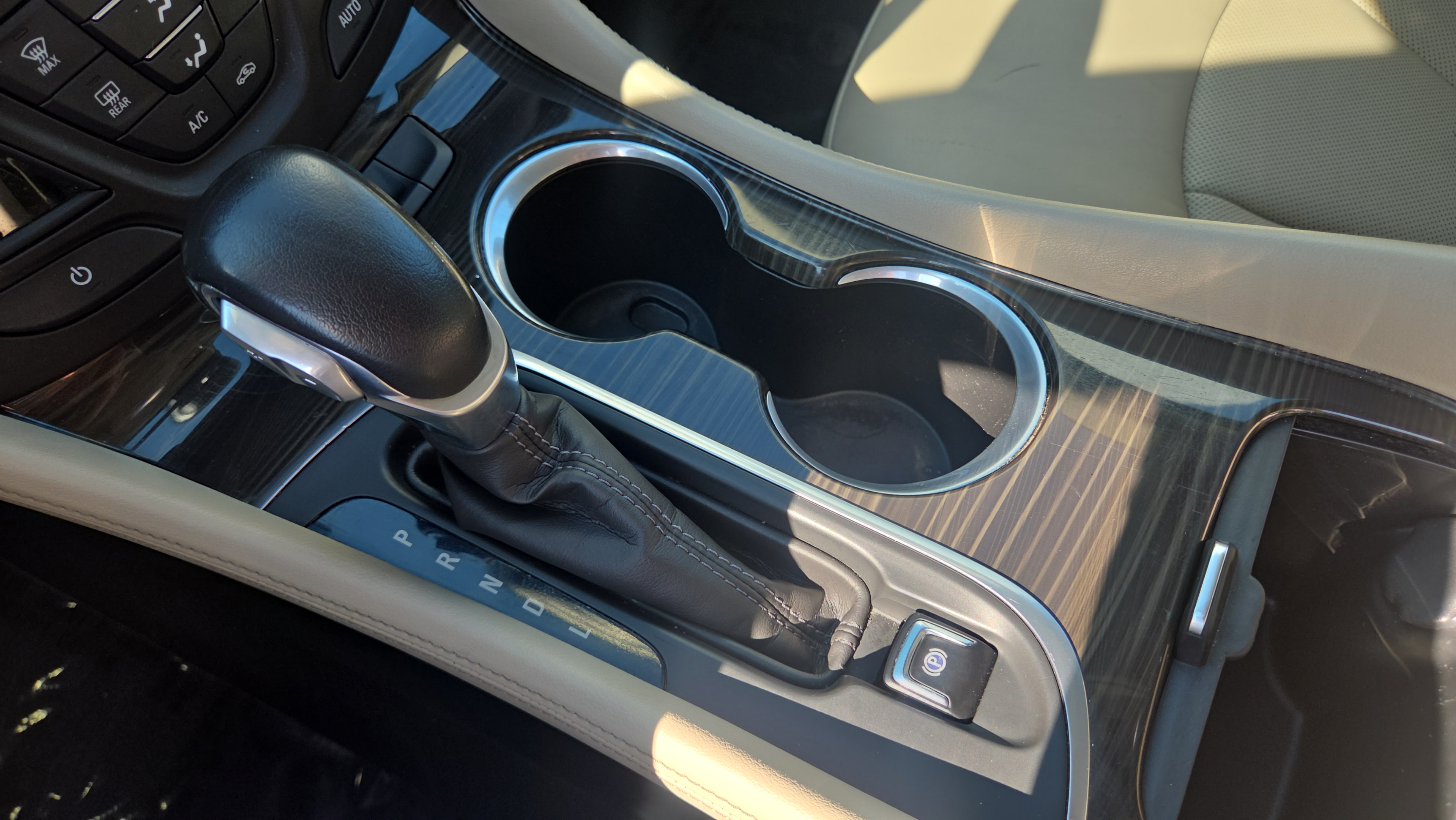 Used 2020 Buick Envision Premium AWD/4WD image 30