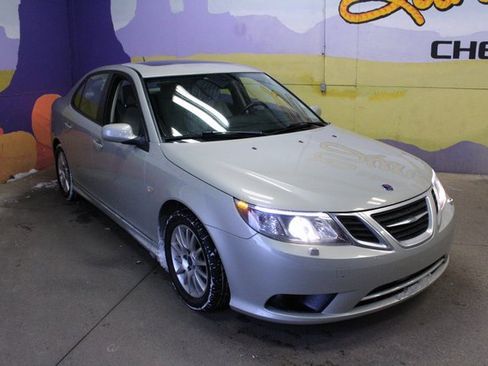 Used 2008 Saab 9-3 2.0T w/ Moonroof Package image 4