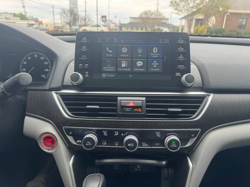 Used 2019 Honda Accord EX image 21