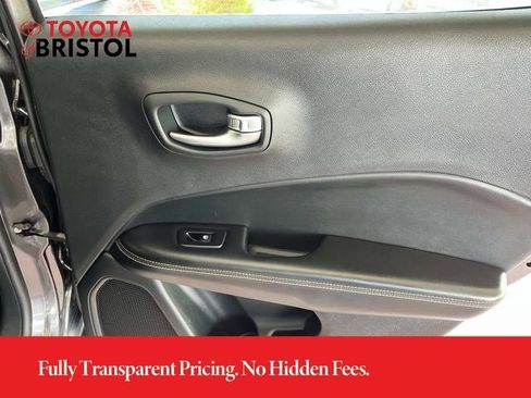 Used 2018 Jeep Compass Sport w/ Tech Group AWD/4WD image 19