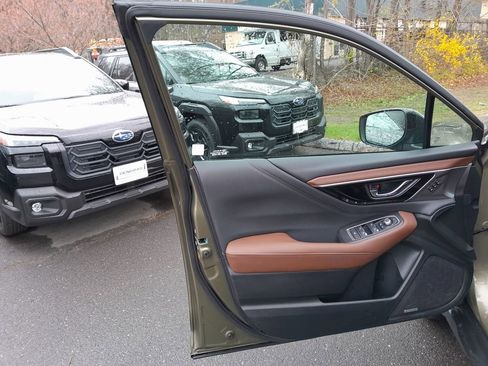 Used 2023 Subaru Outback Touring XT AWD/4WD image 11