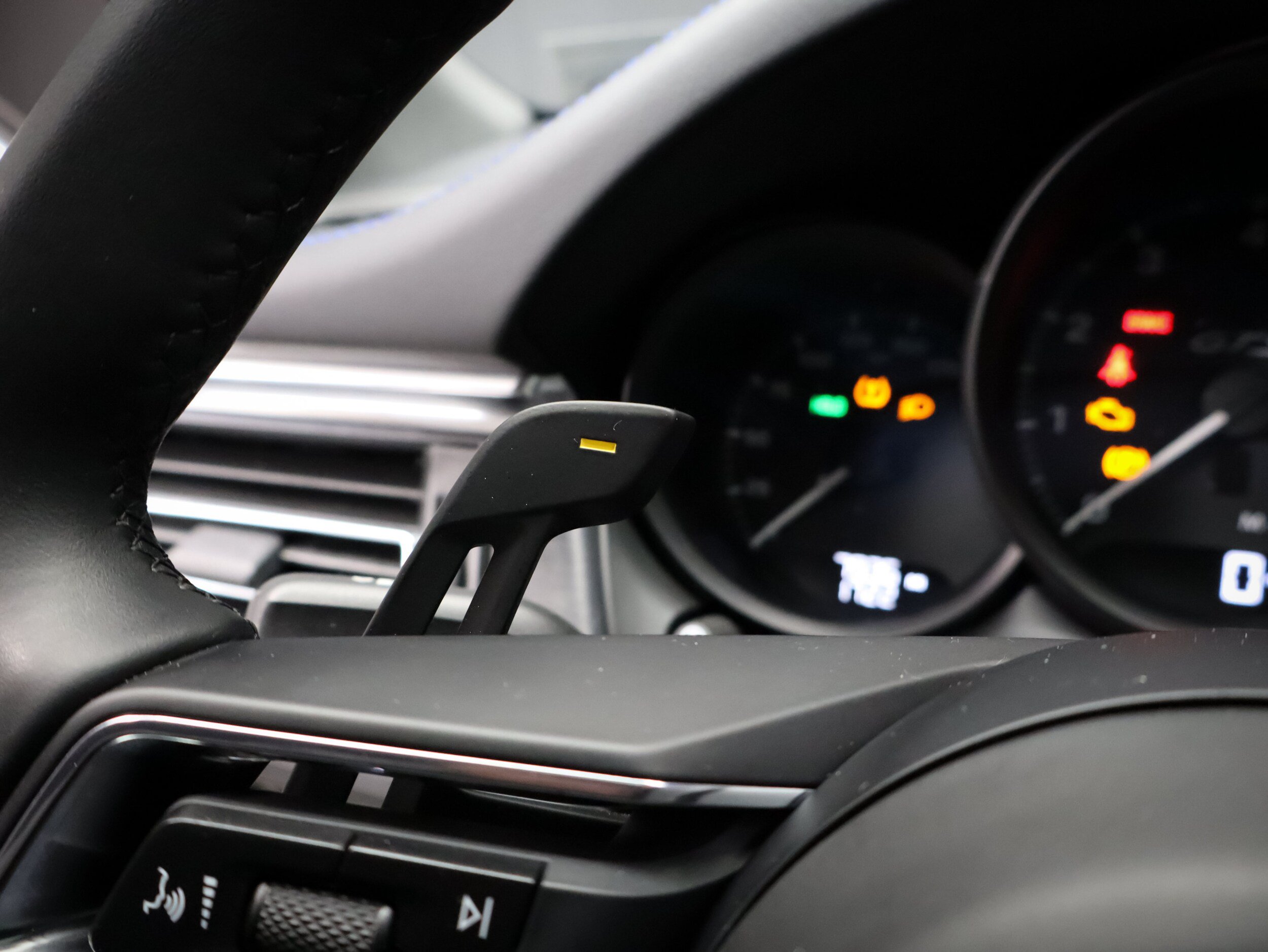 Certified 2025 Porsche Macan GTS AWD/4WD image 30