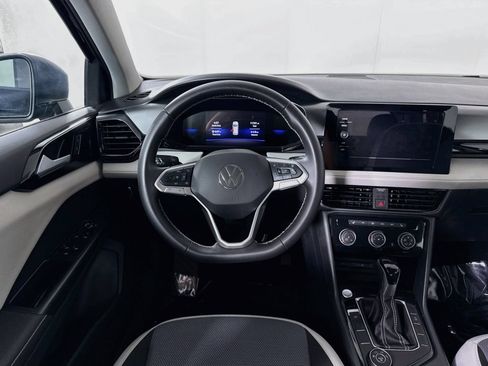 Used 2025 Volkswagen Taos S AWD/4WD image 21