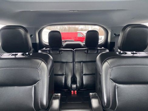 Used 2023 Ford Explorer XLT w/ Equipment Group 202A image 34