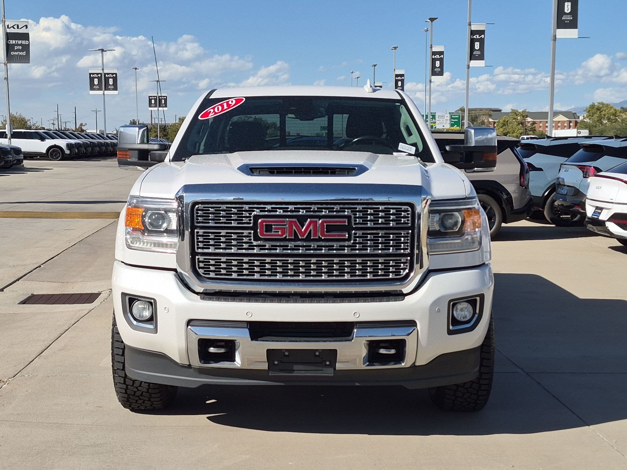 Used 2019 GMC Sierra 3500 Denali w/ Duramax Plus Package AWD/4WD image 8