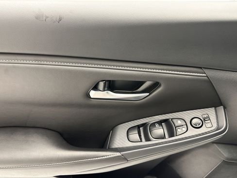 Used 2025 Nissan Sentra SV FWD image 12