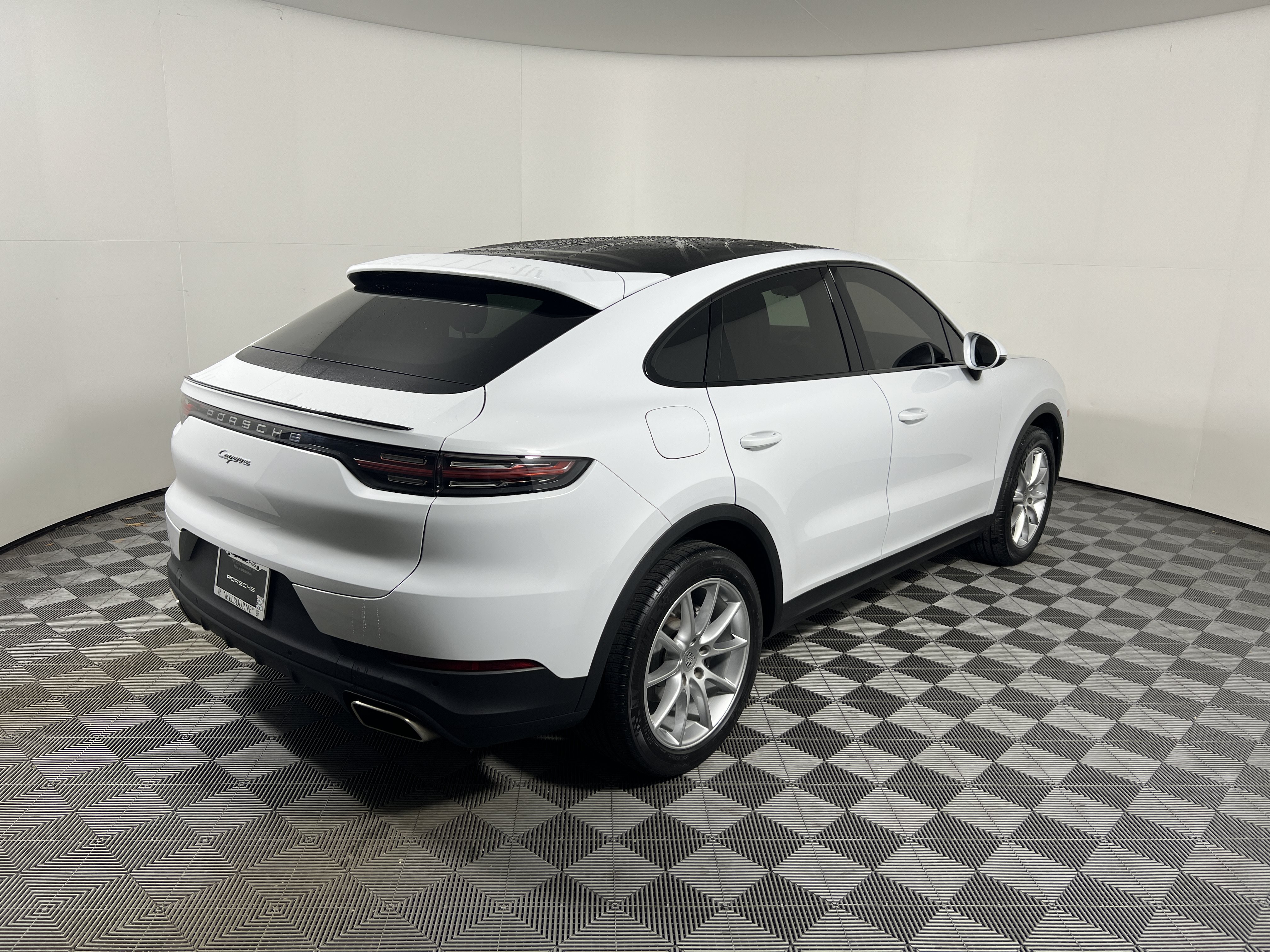 Used 2023 Porsche Cayenne Coupe AWD/4WD image 7