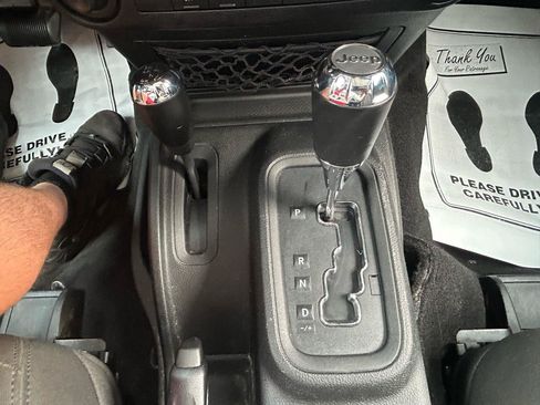 Used 2017 Jeep Wrangler Sport w/ Quick Order Package 24S AWD/4WD image 21