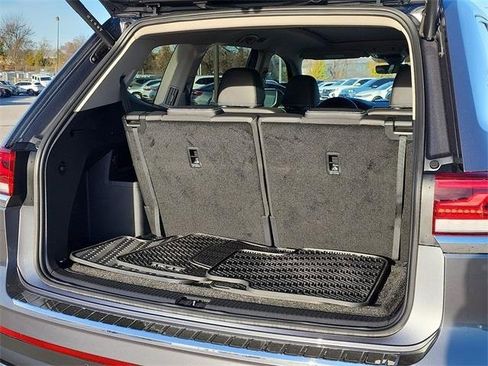 Used 2024 Volkswagen Atlas SEL image 6