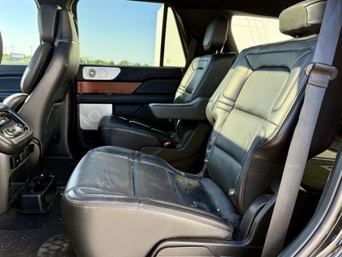 Used 2019 Lincoln Navigator Reserve image 15