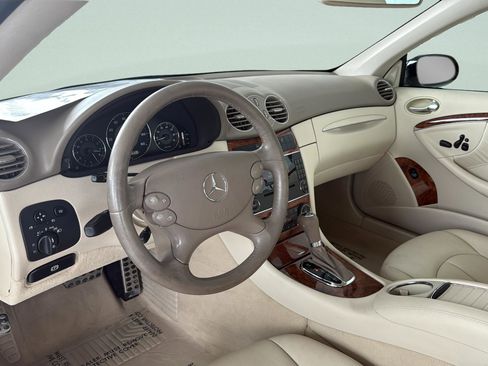 Used 2007 Mercedes-Benz CLK 350 Coupe image 14