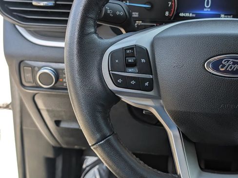 Used 2022 Ford Explorer XLT image 23
