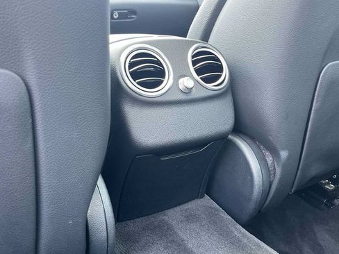 Used 2017 Mercedes-Benz C 300 4MATIC Sedan image 34