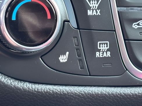 Used 2023 Chevrolet Equinox LT AWD/4WD image 10