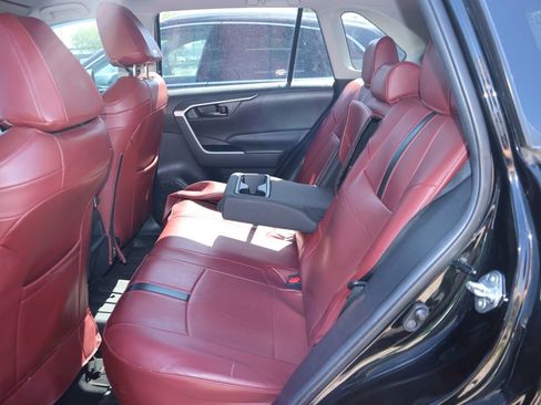 Used 2021 Toyota RAV4 LE w/ Carpet Mat Package (TMS) FWD image 11