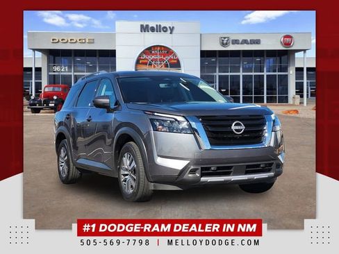 Used 2025 Nissan Pathfinder SL image 1