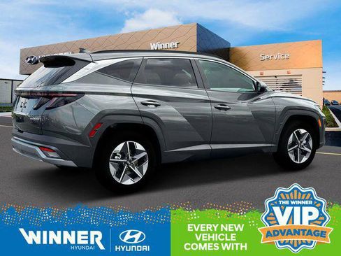New 2025 Hyundai Tucson SEL image 9