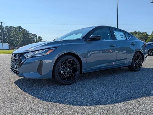 New 2025 Nissan Sentra SR w/ SR Premium Package image 8